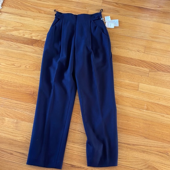 Navy, 100% Wool, Lord and Taylor, Vintage size 6. Straight leg. - Picture 1 of 5